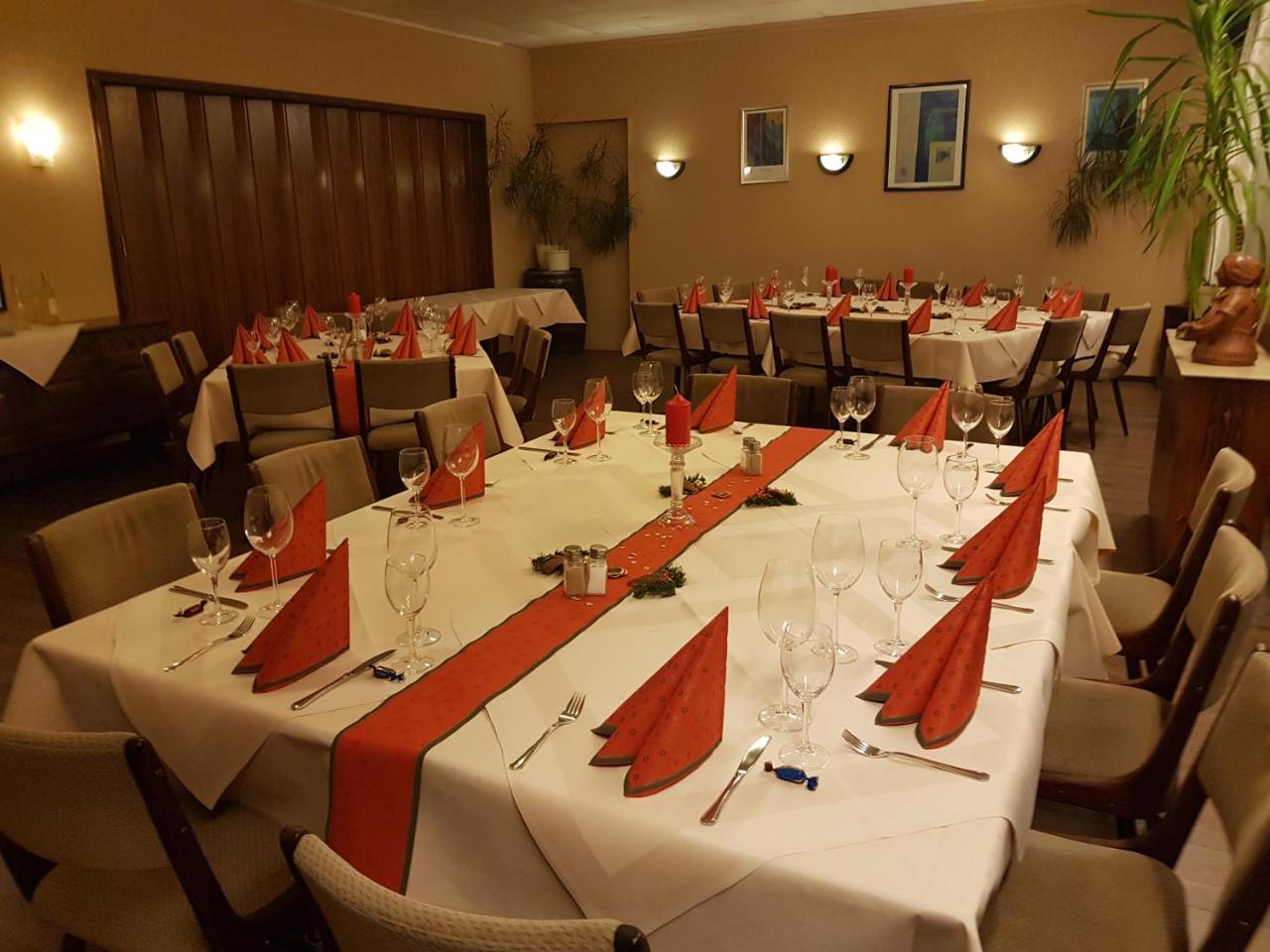 Hotel Restaurant Zur Hexe Überherrn 外观 照片