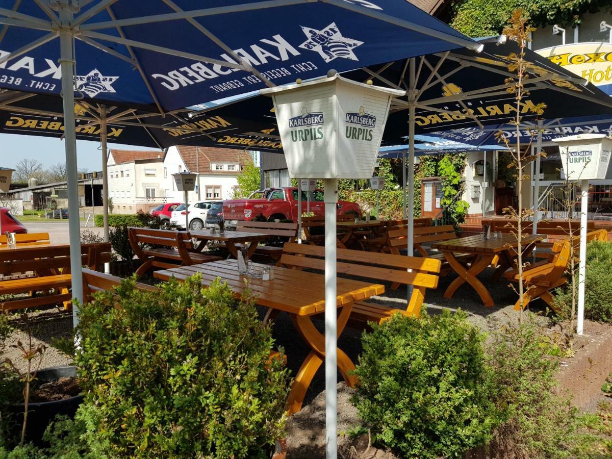 Hotel Restaurant Zur Hexe Überherrn 外观 照片